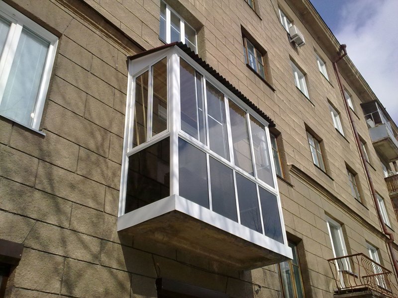 Необычное остекление балкона