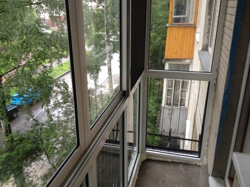 Панорамное остекление балкона хрущевки
