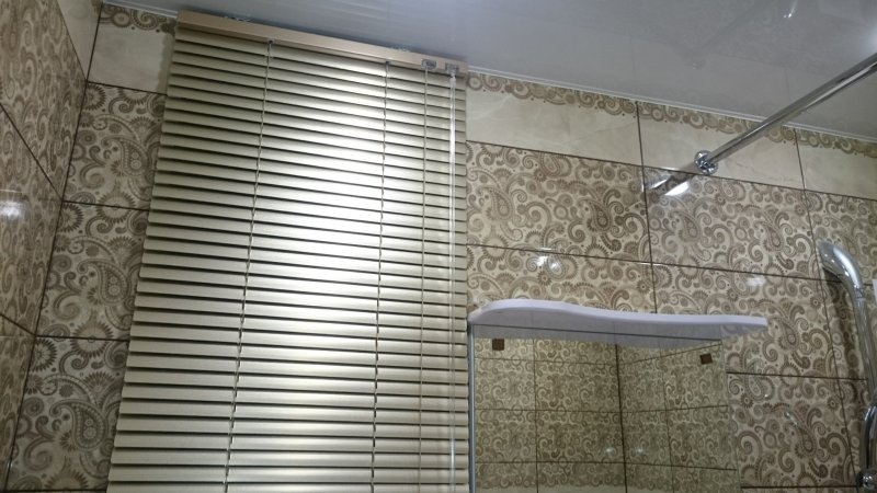Сантехнические рольставни в туалет