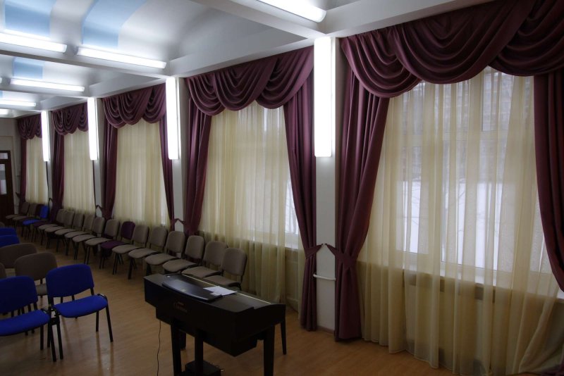 Римская штора в кабинет