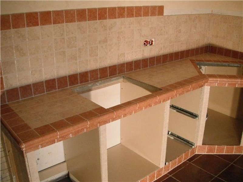 Кухонный гарнитур из кирпича