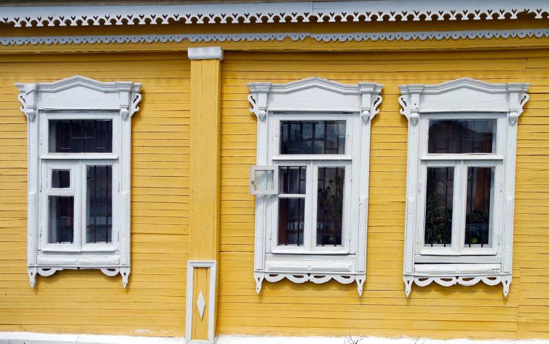 Старые оконные наличники