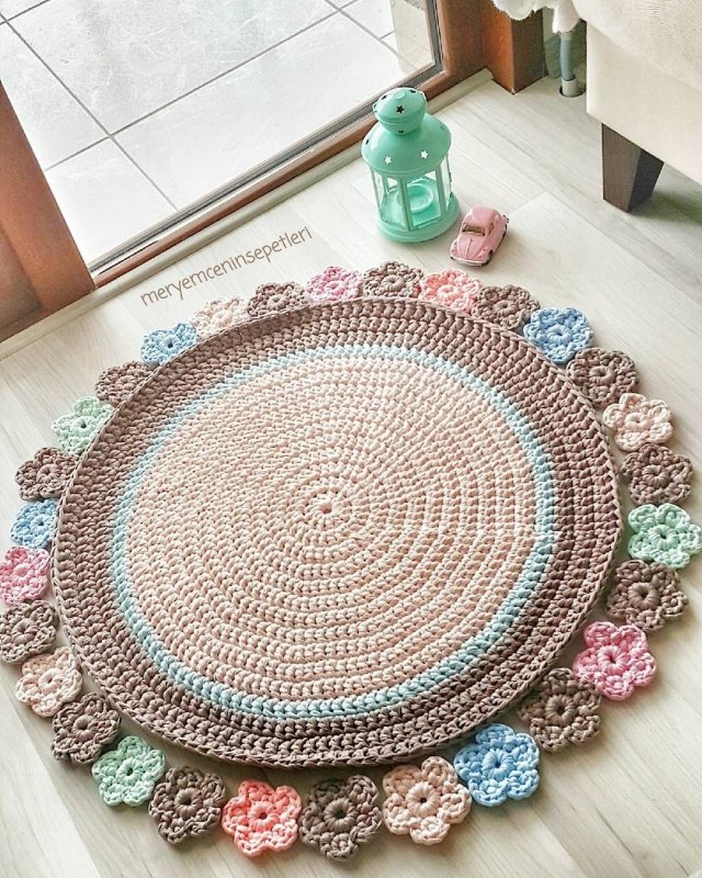 Вязаные коврики крючком