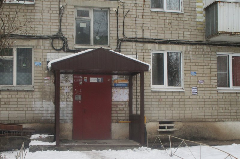 Козырьки для подъездов жилых домов