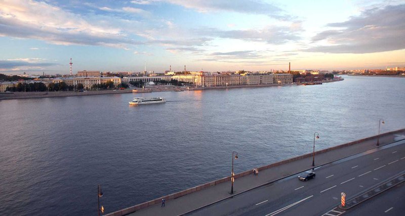 Воскресенская набережная 32 в Санкт-Петербурге