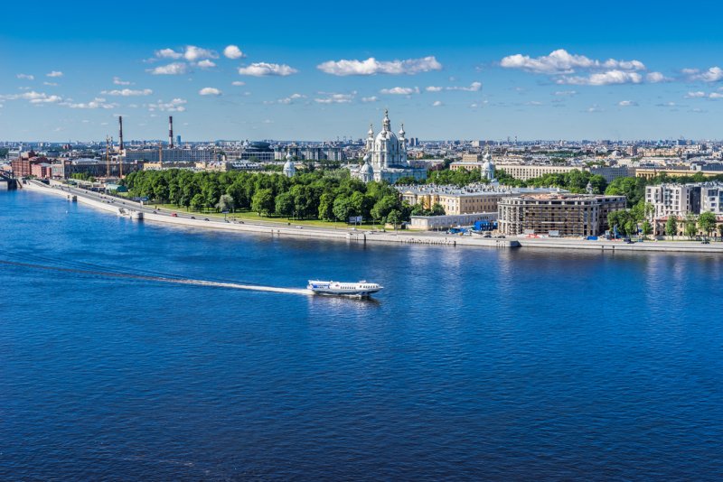 Нева Свердловская набережная