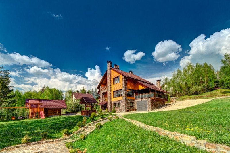 Домик в Карпатах