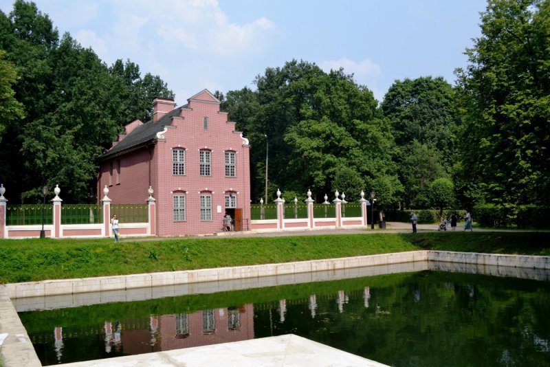 Осень в Кусково голландский домик
