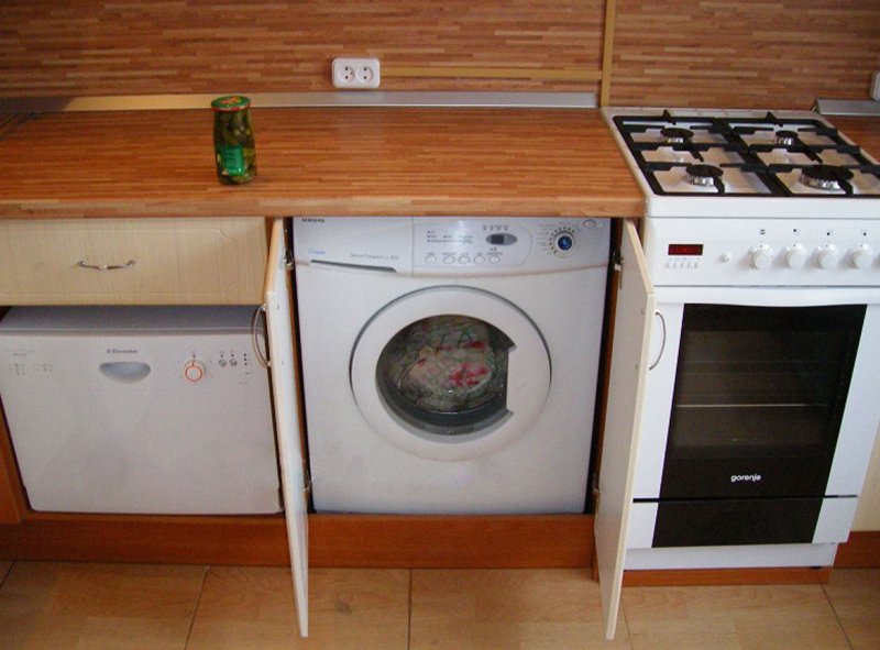 Kitchen with washing Machine