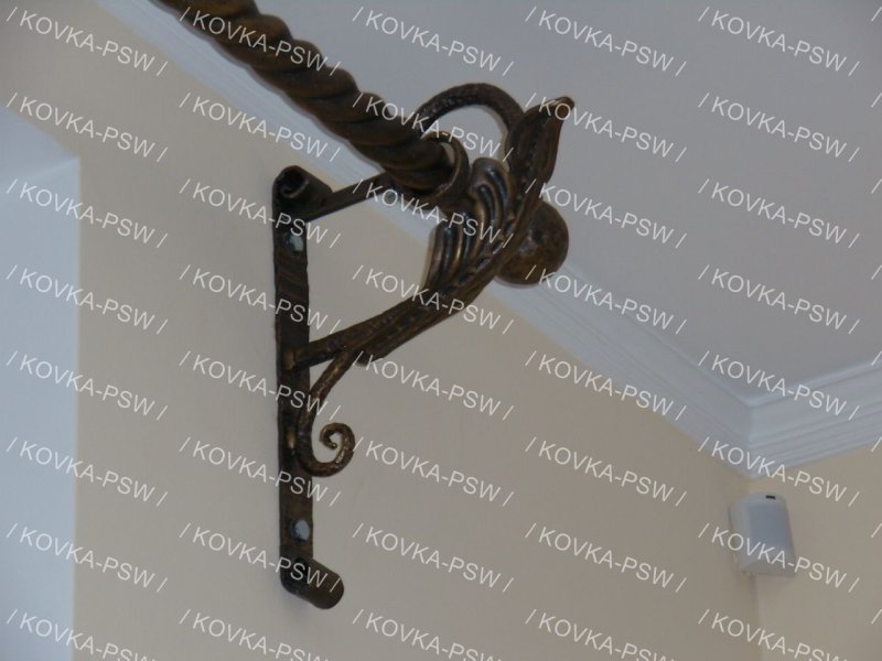 Кованые карнизы