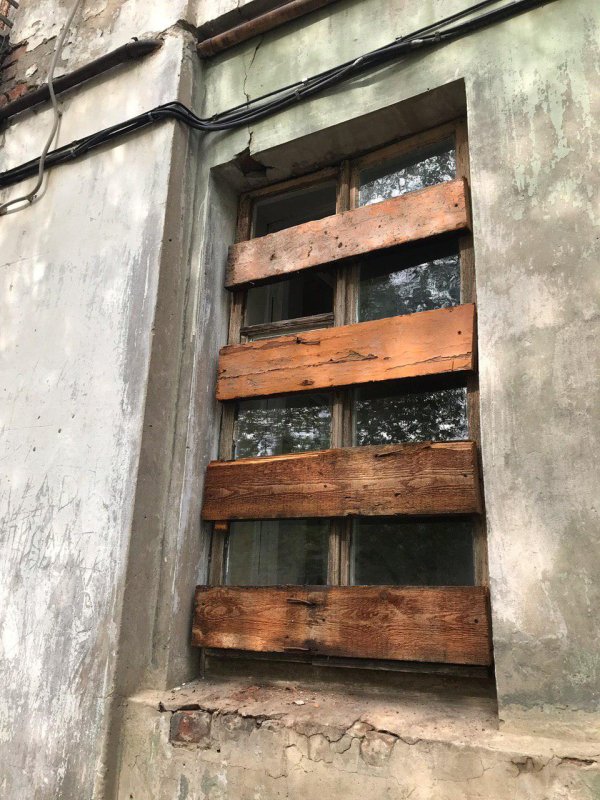 Старая дверь сарая