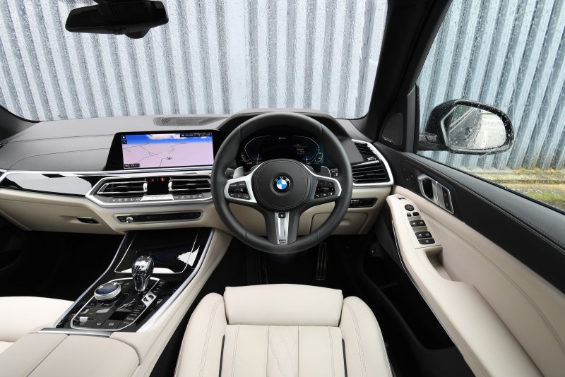 BMW x5 гибрид 2020