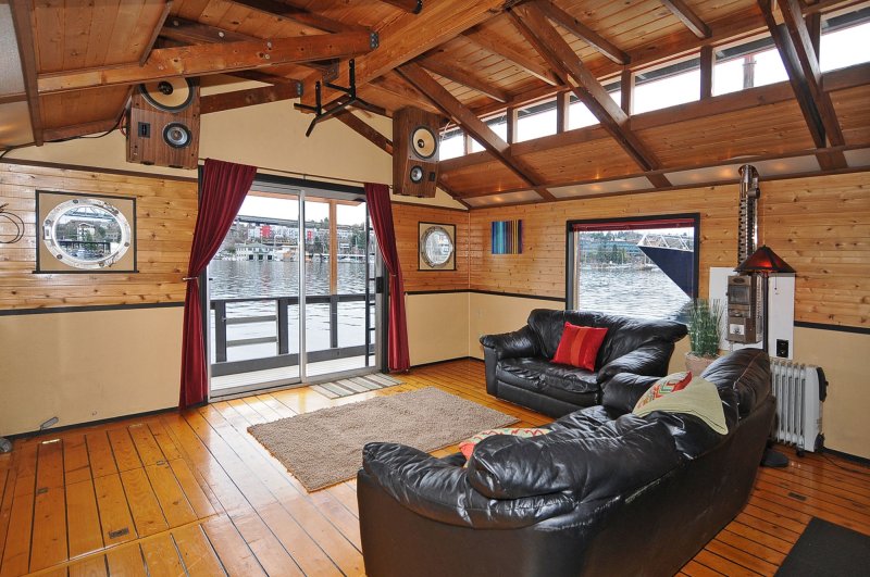 Houseboat интерьер