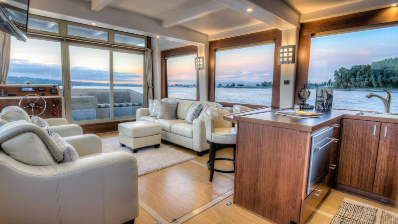 Houseboat интерьер