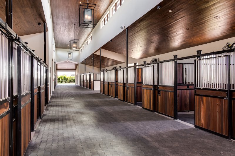 Конюшни Westphalian stables архитектура