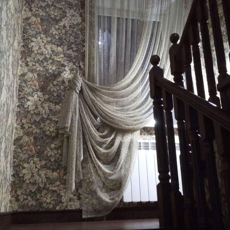 Шторы на лестничный марш