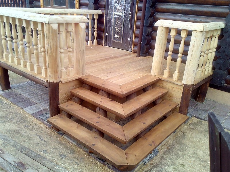 Ступеньки из бревна