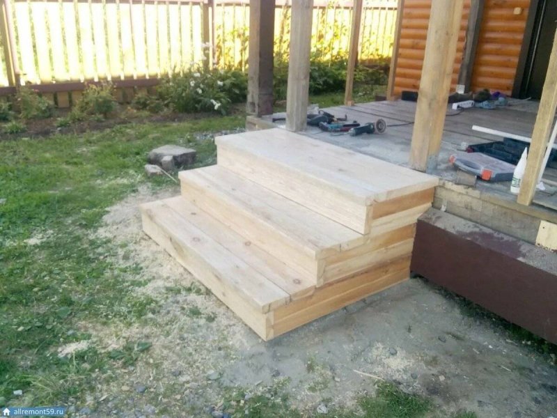 Лестница из бруса 150х150 крыльцо