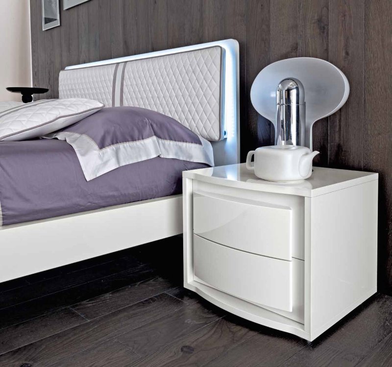 Прикроватная тумбочка (Bedside Cabinet)