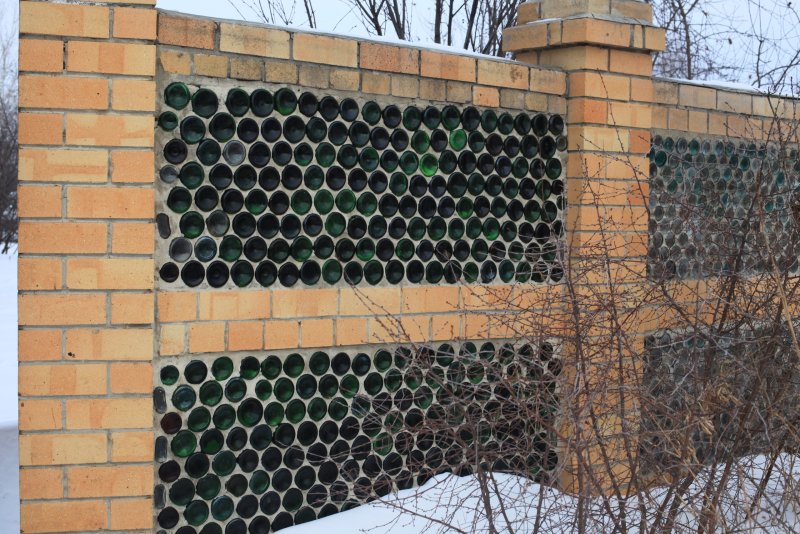 Дом из бутылок Хайнекен