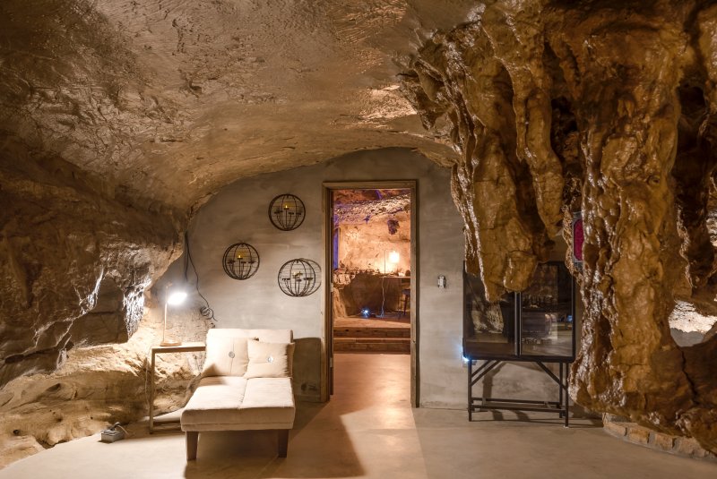 Beckham Creek Cave Lodge