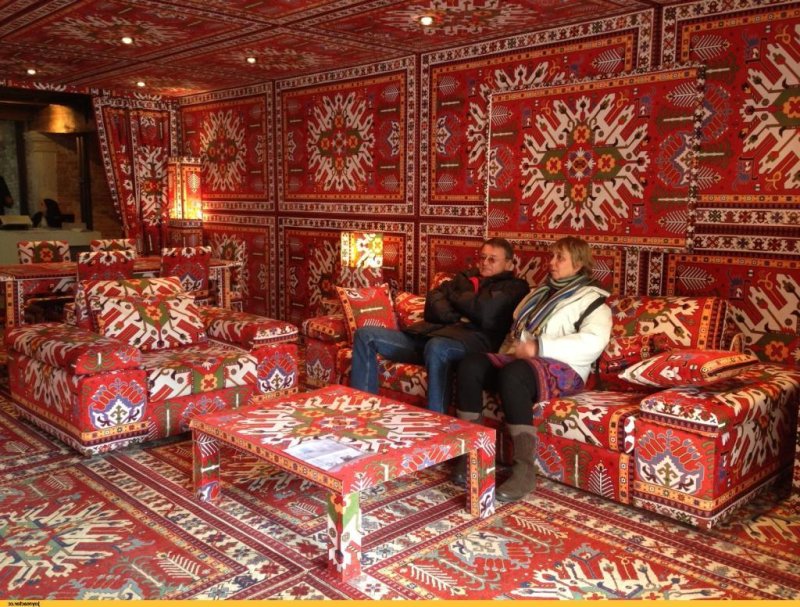 Ковры в интерьере гостиной