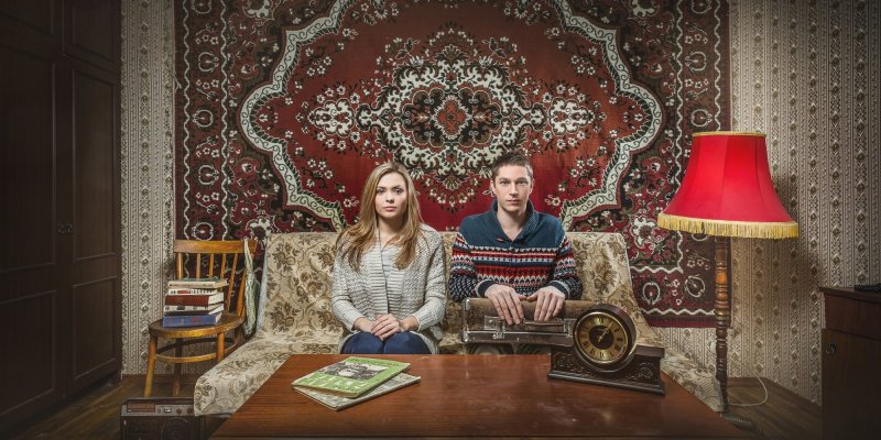 Старый ковер в интерьере