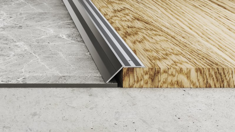 Напольный профиль из натурального дуба PROSLIDER Wood на базе алюминия