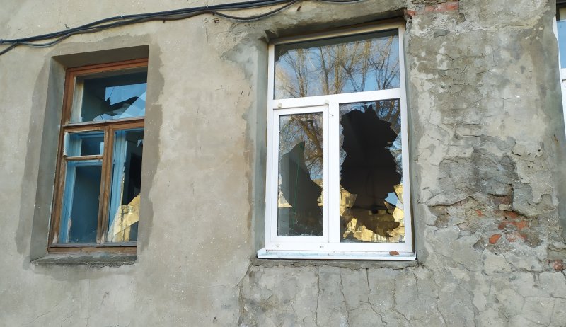 Разбитое окно