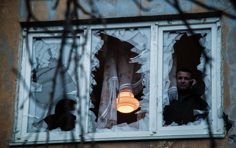 Разбитые старые окна