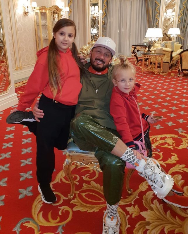 Семья Стаса Михайлова 2021