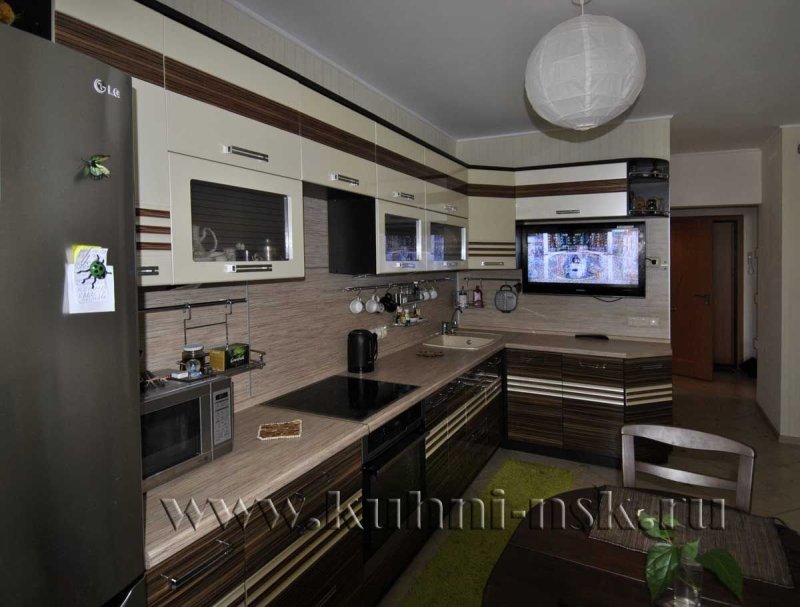 Телевизор в интерьере кухни
