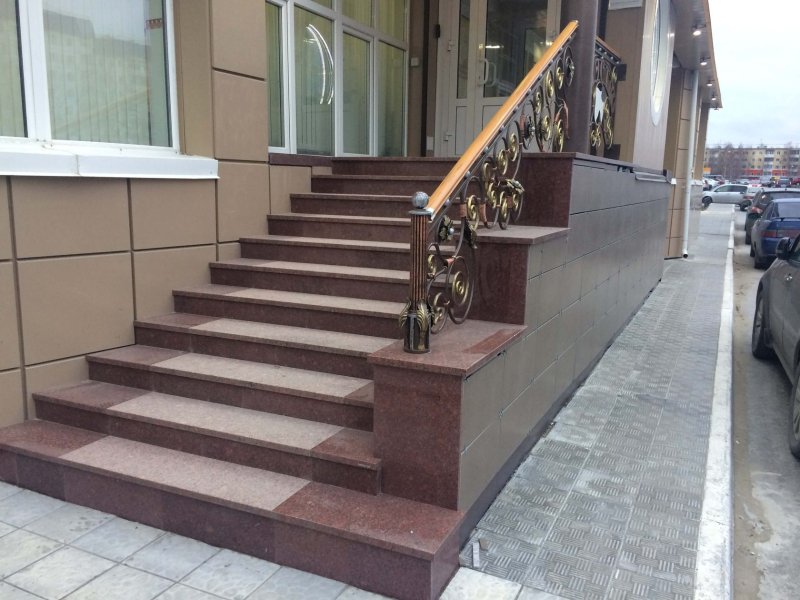 Красивые деревянные лестницы