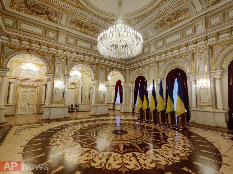 Мариинский дворец помпейский зал