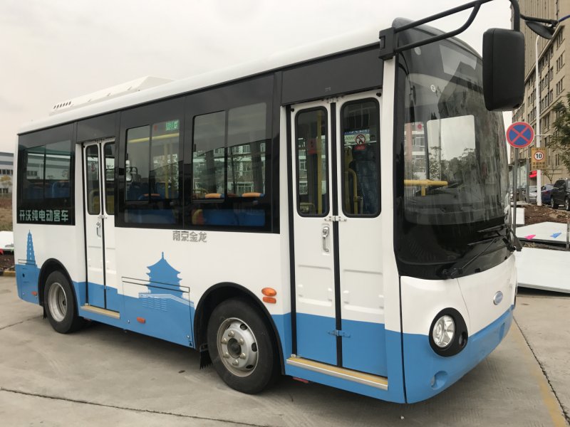 Автобус с раздвижными дверями