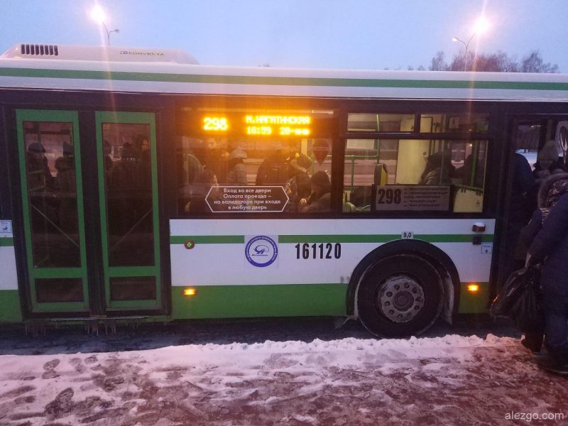 Вход в автобус