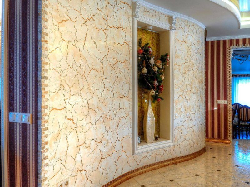 Декоративная штукатурка в коридоре