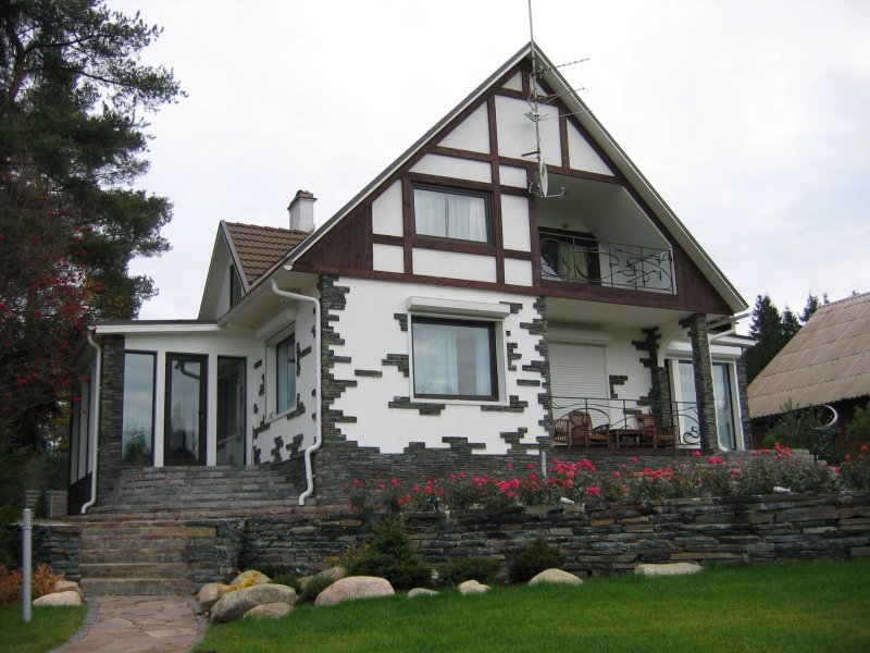БРИК Хаус Brick House Оса
