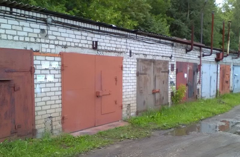 Красивый гараж из кирпича