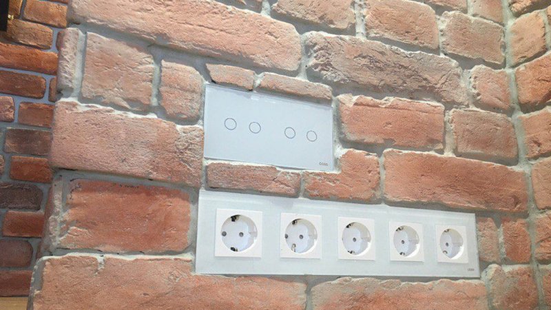 Розетки на клинкерном кирпиче
