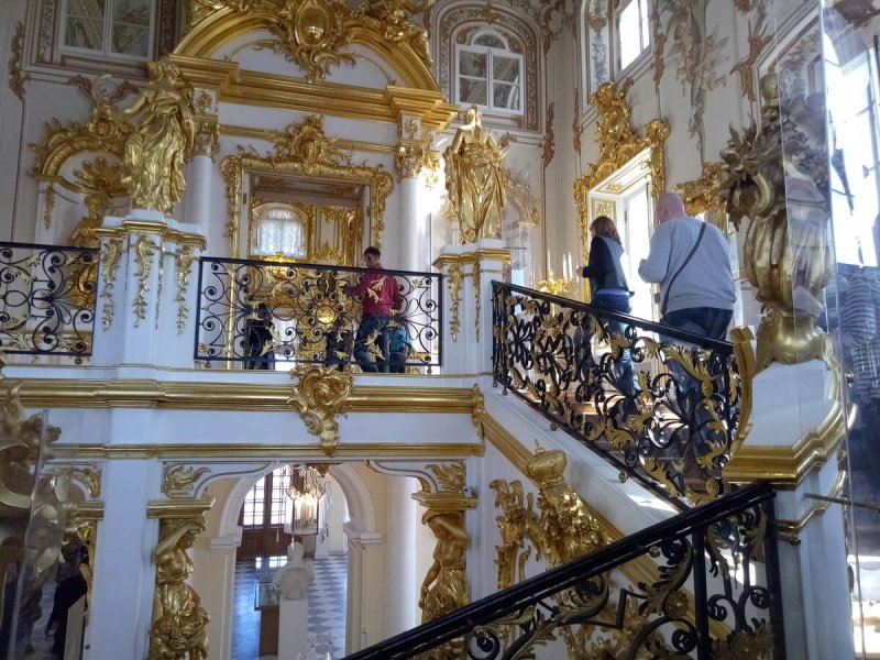 Большая голубая гостиная Петергофский дворец