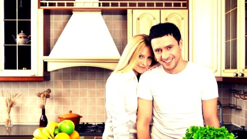 Мужчина на кухне