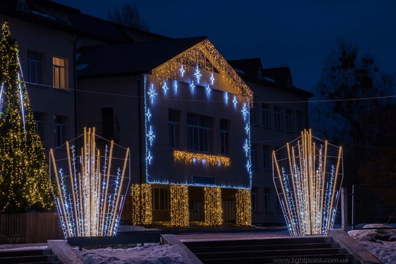 Украшение домов гирляндами