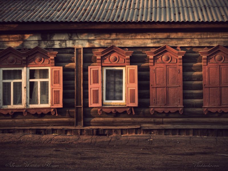 Русская деревня резные ставни