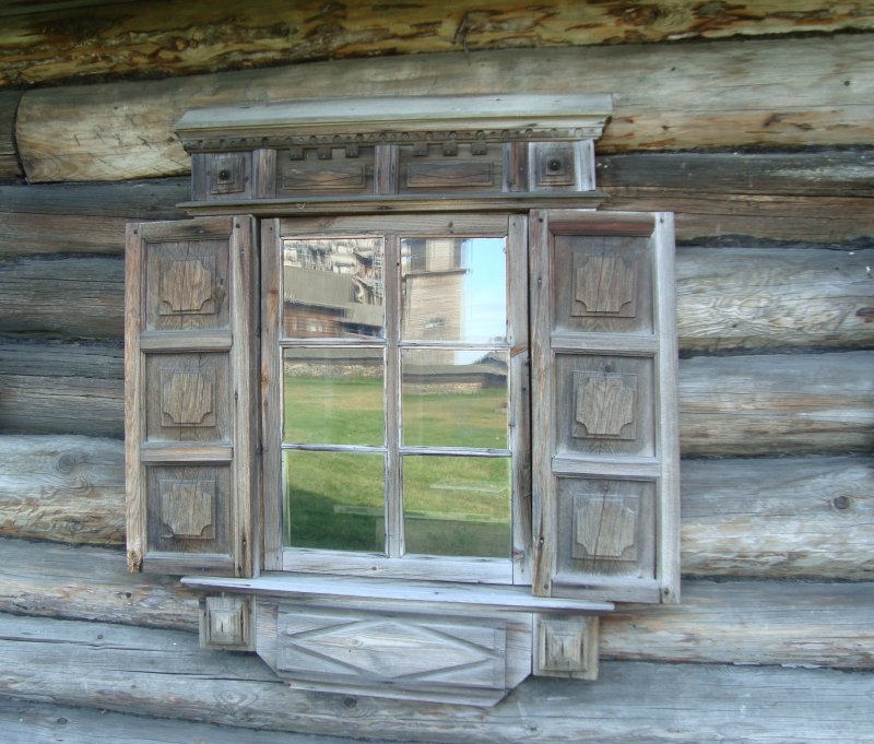 Окно в избе