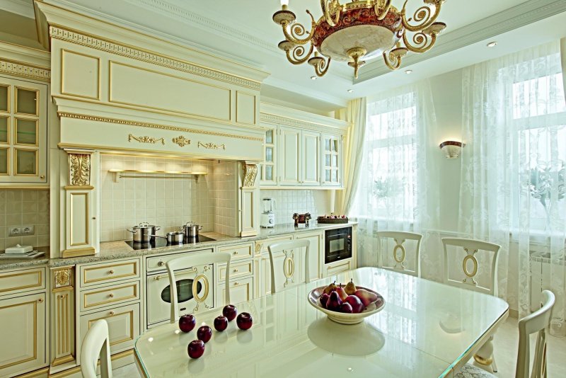 Классический интерьер маленькой кухни