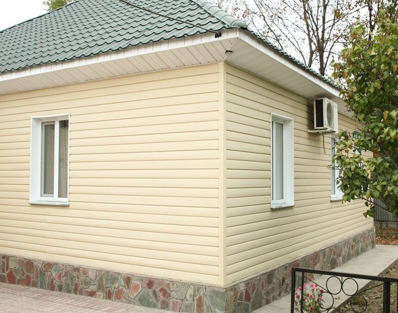 Домик обшитый сайдингом