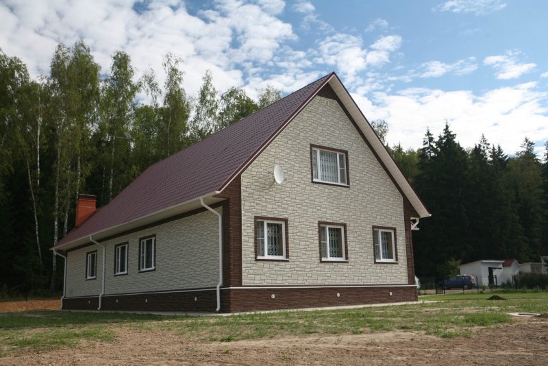 Красивый фасад из сайдинга
