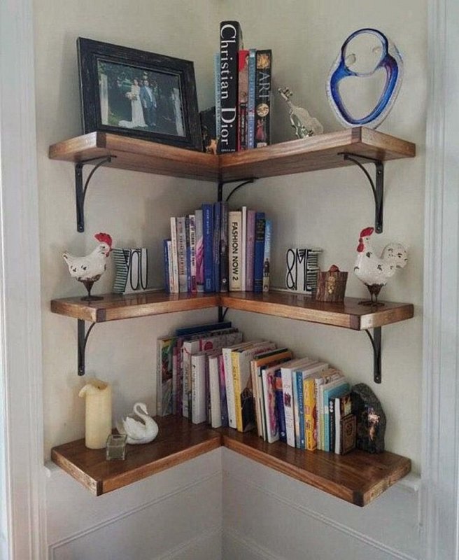 Угловые книжные полки на стену