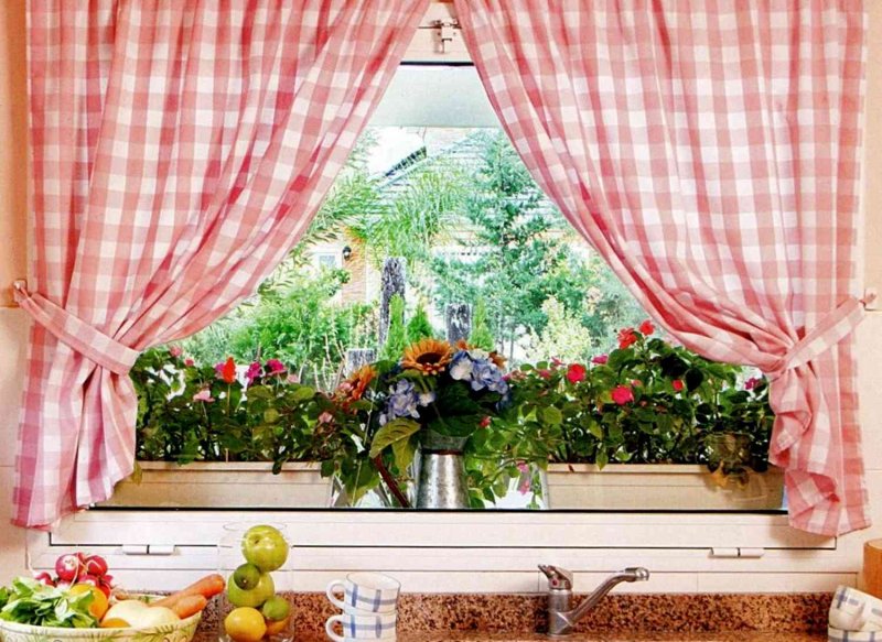 Laura Ashley римские шторы